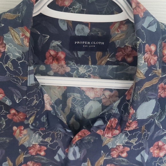 Floral button up - Picture 4 of 4